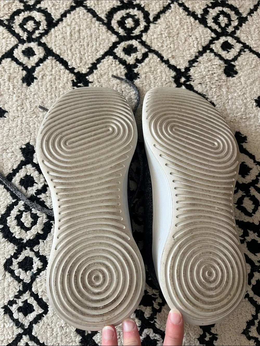 allbirds Men’s size 10 Wool Runners in Charcoal/White